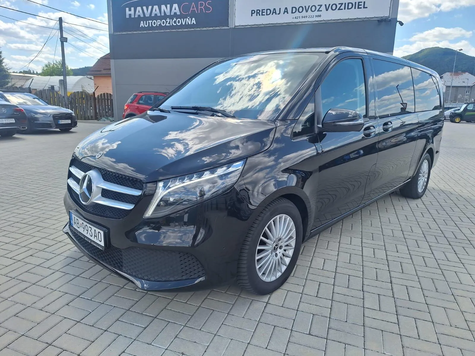 Mercedes-Benz V-class